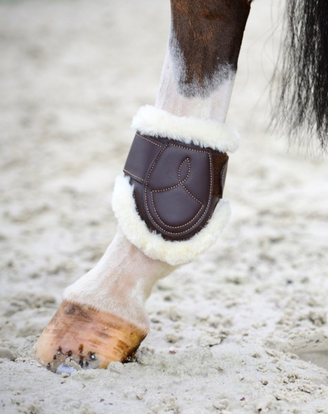 Kentucky Streichkappe Leder mit Lammfell